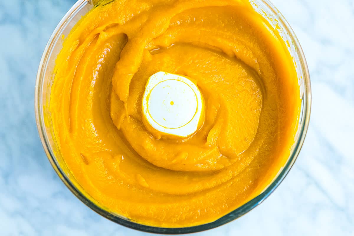Easy Homemade Pumpkin Puree for Show-Stopping Fall Baking